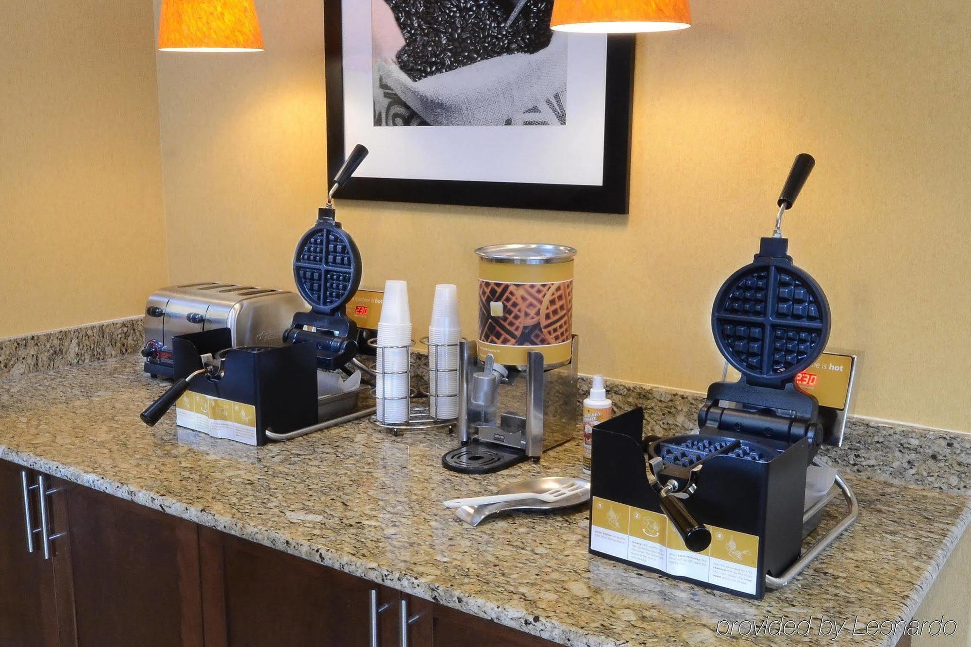 Hampton Inn Fayetteville Fort Bragg Exterior foto